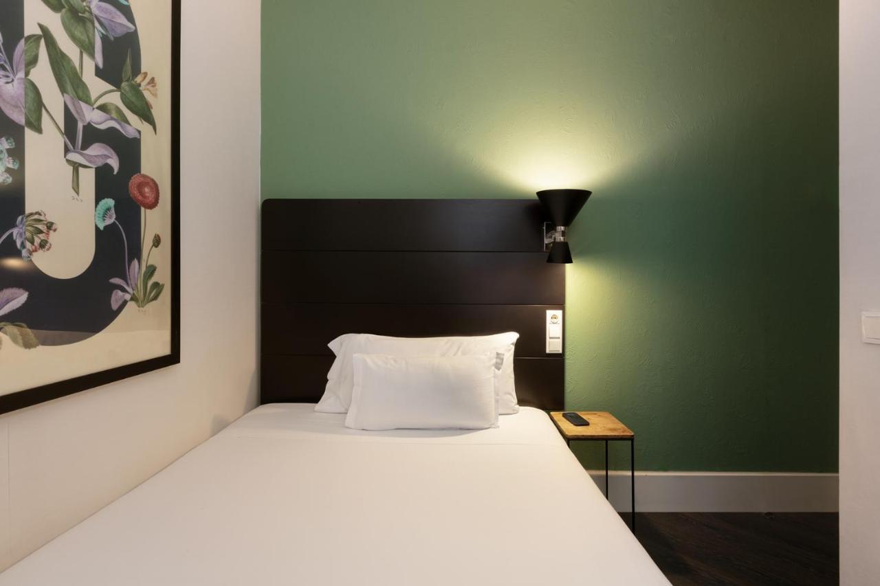 Praktik Garden Hotel Barcelona Luaran gambar